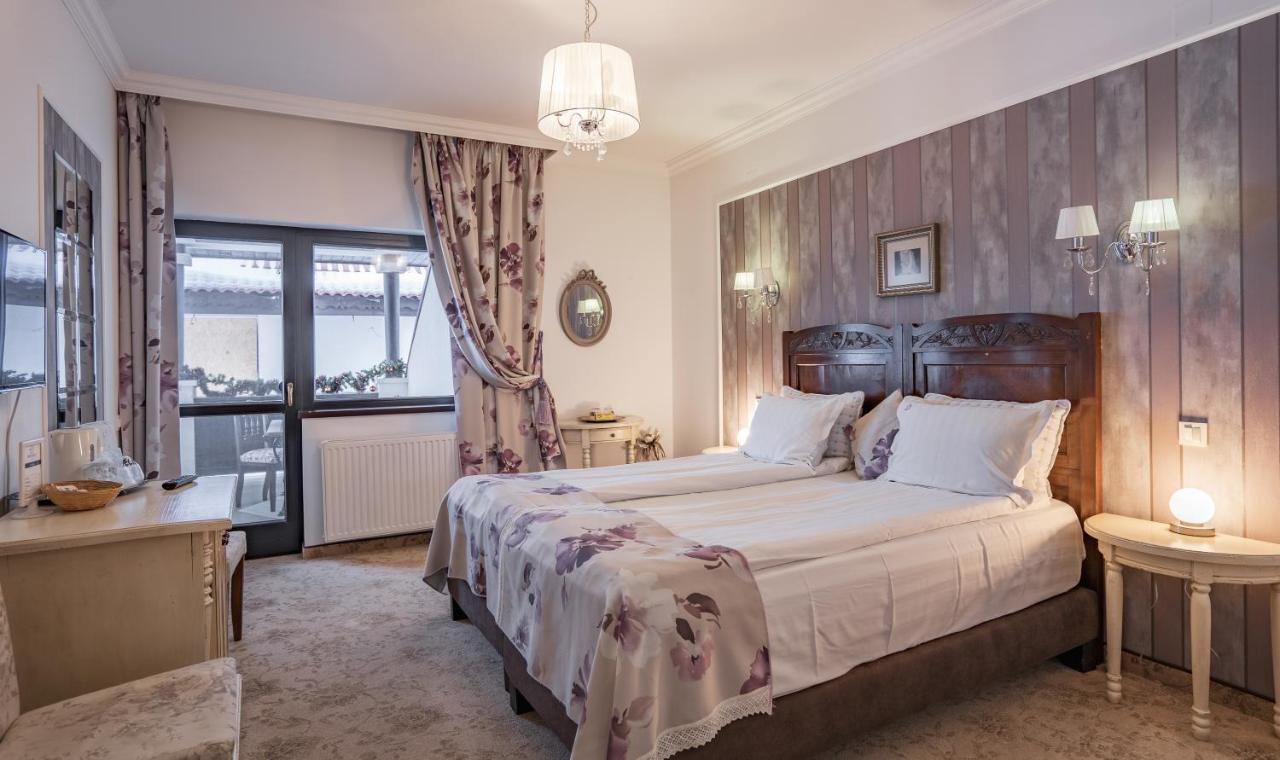 Conacul Bratescu Hotel Bran  Bagian luar foto