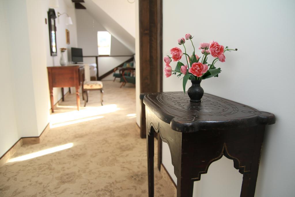 Conacul Bratescu Hotel Bran  Ruang foto
