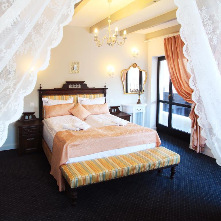 Conacul Bratescu Hotel Bran  Ruang foto