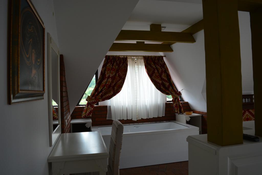 Conacul Bratescu Hotel Bran  Bagian luar foto