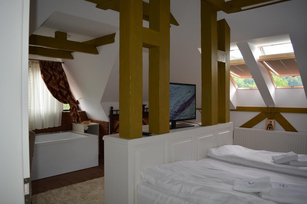 Conacul Bratescu Hotel Bran  Bagian luar foto